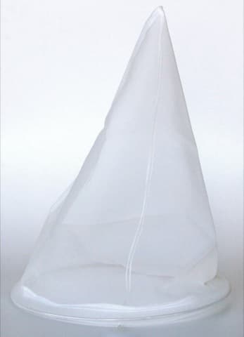 Nylon-Spitzsieb, 32 cm,  normal fein, 0,3 qmm Maschen mit Kordel